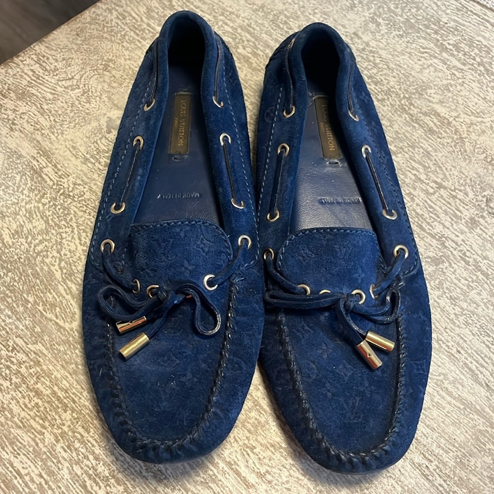Louis Vuitton like new to women